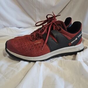 Five Ten Access Mesh Approach Shoes Men’s 10, Mystery Red